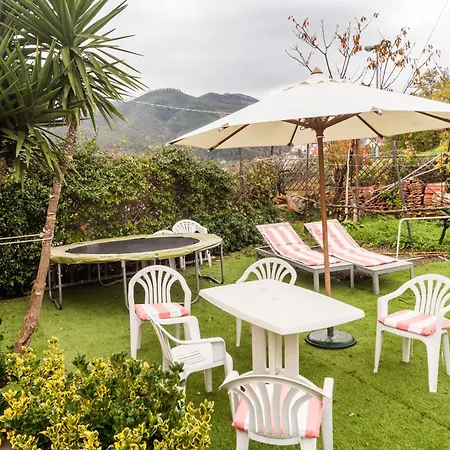 Sestri Vignolo With Pool Apartment