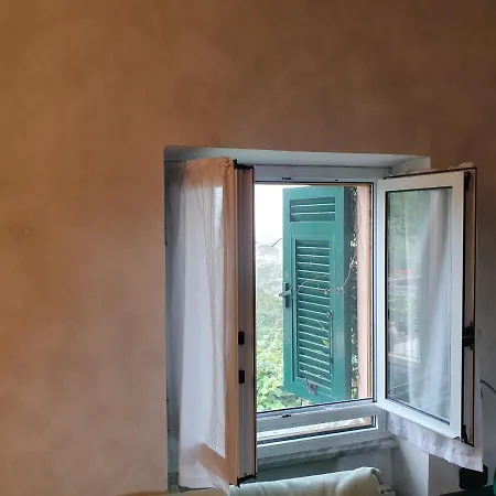Sestri Vignolo With Pool Apartment